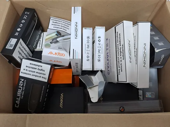 APPROXIMATELY 20 VAPES & E-CIGARETTES TO INCLUDE - ASPIRE K3 QUICK START VAPE - ENDURA T18-X - UWELL CALIBURN ECT