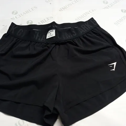 GYMSHARK BLACK TRAINING SHORTS - M