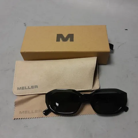 MELLER CLEAR BLACK FRAMED GLASSES IN CASE