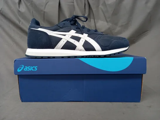 BOXED PAIR OF ASICS SHOES IN NAVY/WHITE UK SIZE 9