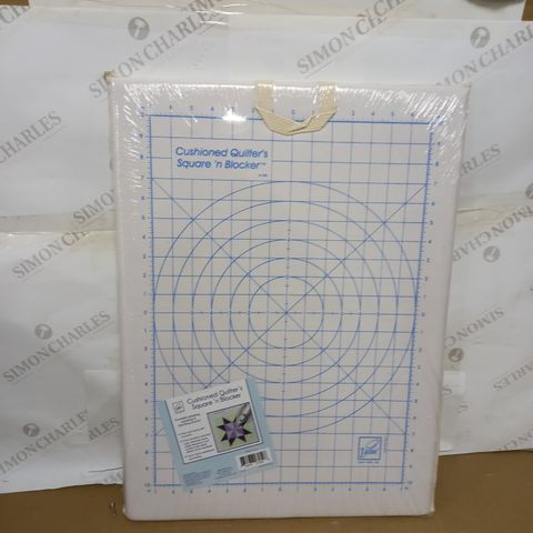 JUNE TAILOR CUSHIONED QUILTERS SQUARE N BLOCKER