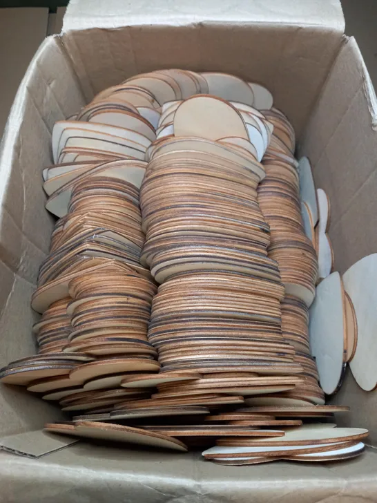 BOX OF APPROXIMATELY 150 DECORATIVE WOODEN HEARTS  