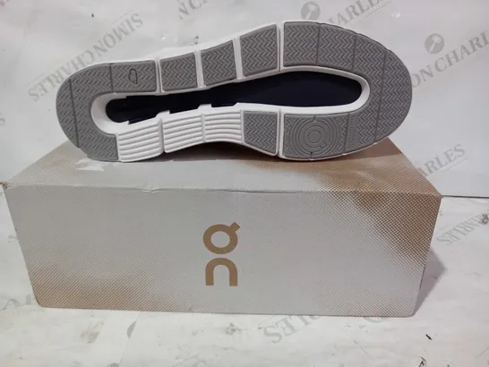 BOXED PAIR OF ON THE ROGER SHOES IN WHITE/MINT UK SIZE 9