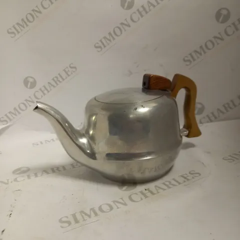 VINTAGE PIQUOT WARE T6 TEAPOT WITH WOODEN HANDLE