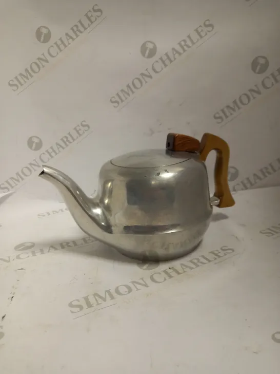 VINTAGE PIQUOT WARE T6 TEAPOT WITH WOODEN HANDLE