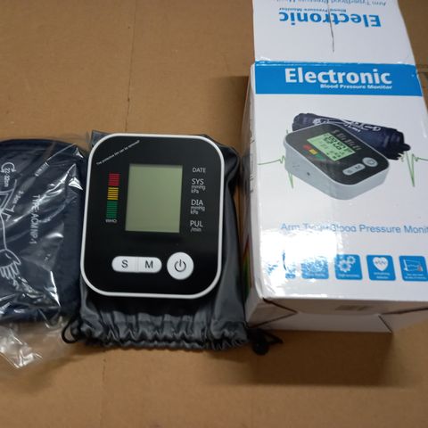 BOXED ELECTRONIC ARM TYPE BLOOD PRESSURE MONITOR