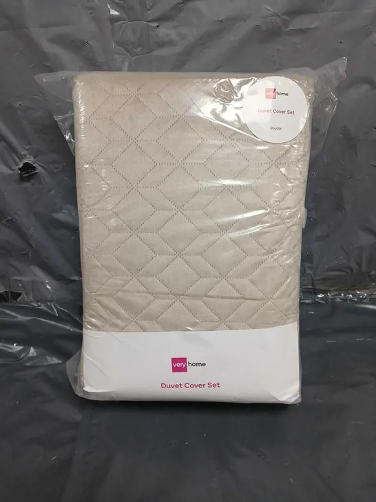 QUILTED VELVET ESME DUVET IN CHAMPAGNE SIZE DOUBLE