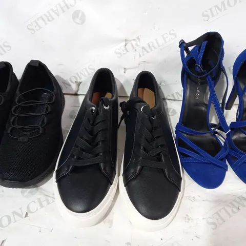 BOX OF APPROXIMATELY 8 ASSORTED PAIRS OF SHOES AND FOOTWEAR ITEMS IN VARIOUS STYLES AND SIZES TO INCLUDE M&S, NEW LOOK, ETC