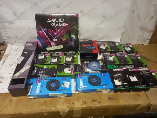 LOT OF 20 ITEMS TO INCLUDE FORTNITE USB-C CABLES, XBOX CONTROLLER BATTERIES, JOY-CON GRIPS AND MOUSE MAT