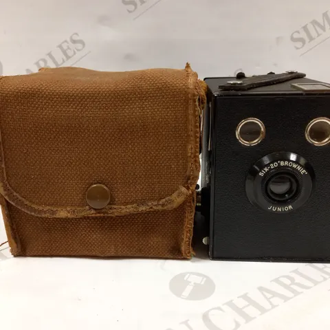 KODAK SIX-20 BROWNIE JUNIOR VINTAGE CAMERA 