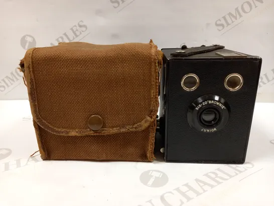 KODAK SIX-20 BROWNIE JUNIOR VINTAGE CAMERA 