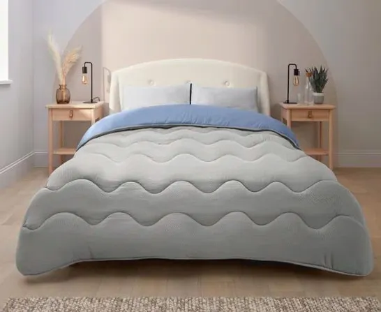 SILENTNIGHT SEERSUCKER COVERLESS DUVET 10.5 TOG WITH MATCHING PILLOWCASES