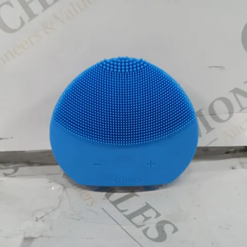 FOREO LUNA MINI 2 WITH CLEANSER & SERUM - BLUE