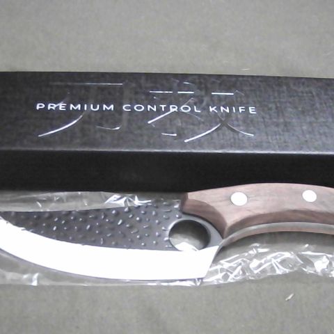 BOXED HUSK PREMIUM CONTROL KNIFE WITH WOODEN HANDLE