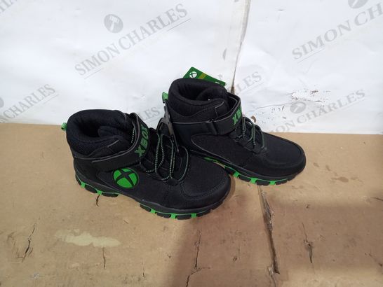 PAIR OF XBOX TRAINERS SIZE 13 KIDS