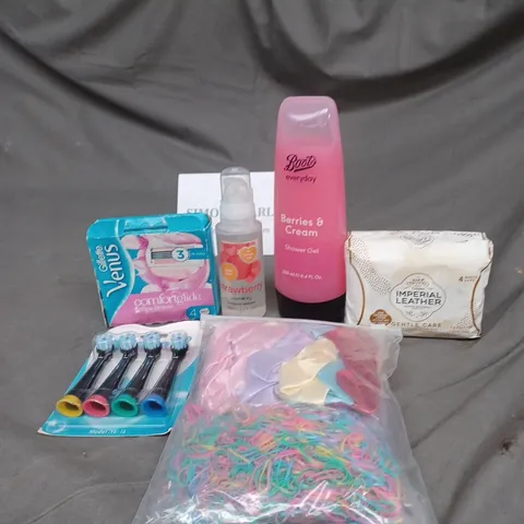 APPROXIMATELY 20 ASSORTED COSMETIC PRODUCTS TO INCLUDE VENUS BLADES, IMPERIAL LEATHER SOAP, LOVEHONEY STRAWBERRY LUBE