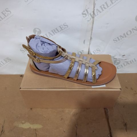 BOXED PAIR OF LA REDOUTE SANDALS SIZE 37