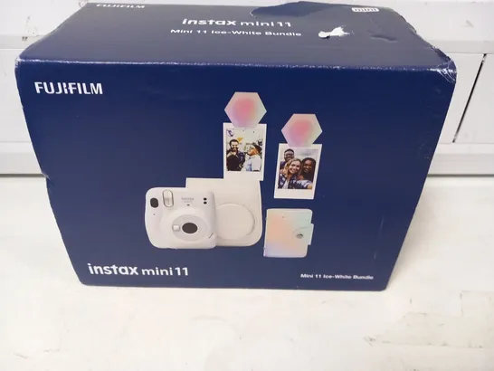 BOXED FUJIFILM INSTAX MINI 11 ICE-WHITE BUNDLE 