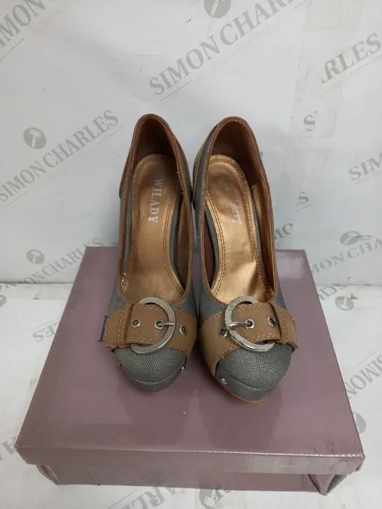 5 BOXED PAIRS OF DOLI-BERRY PLATFORM HEEL SHOES IN DEEP GREY VARIOUS SIZES TO INCLUDE SIZES 36, 37, 38