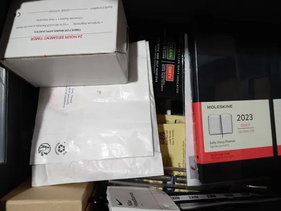 LOT OF APPROXIMATELY 10 ASSORTED HOUSEHOLD ITEMS TO INCLUDE TIMER AND LAMINATE SEALANT, MOLESKINE RULES NOTEBOOK, TIGER INSTRUMENT CABLE, ETC