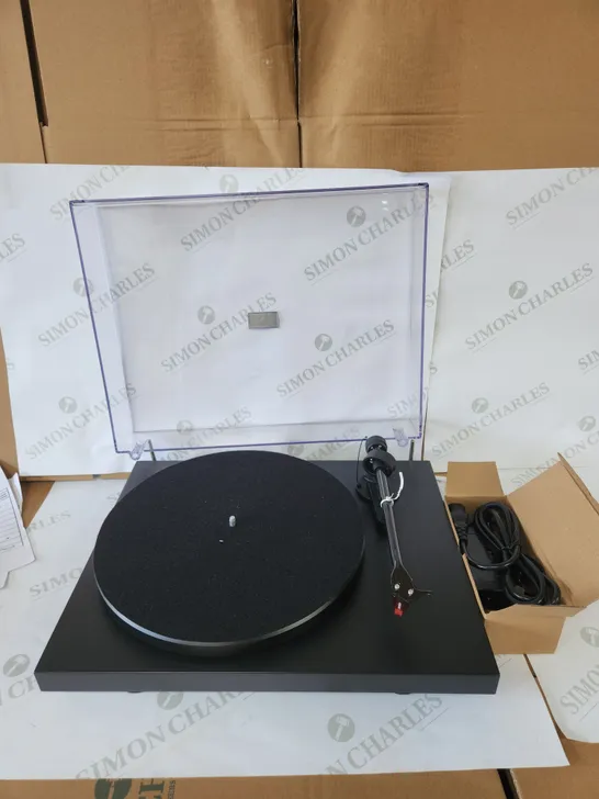 PROJECT DEBUT CARBON EVO TURNTABLE - BLACK