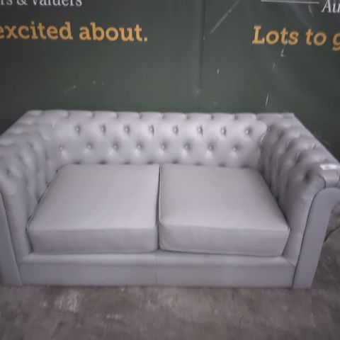 DESIGNER LIGHT GREY LEATHER TWO SEATER CHESTERFIELD SOFA 