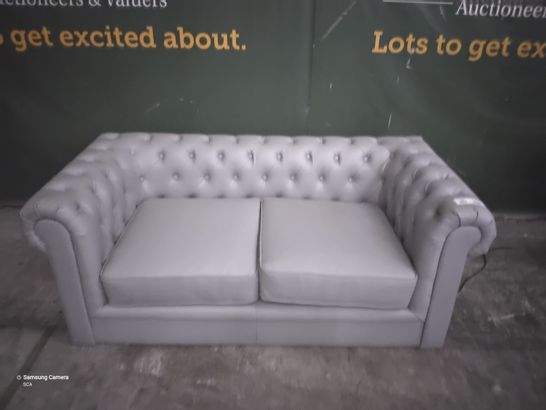 DESIGNER LIGHT GREY LEATHER TWO SEATER CHESTERFIELD SOFA 