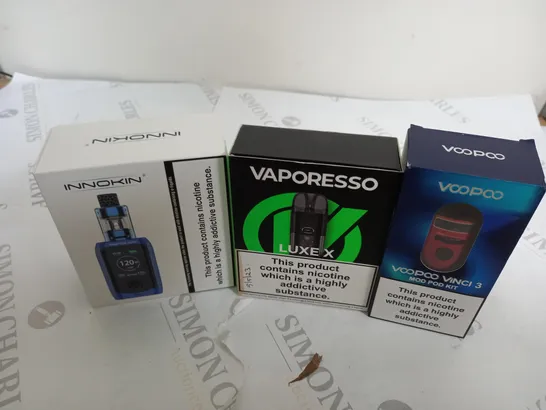 APPROXIMATELY 18 VAPES & E-CIGARETTES TO INCLUDE INNOKIN PROTON MINI, VAPORESSO LUXE X, VOOPOO VINCI 3, ETC