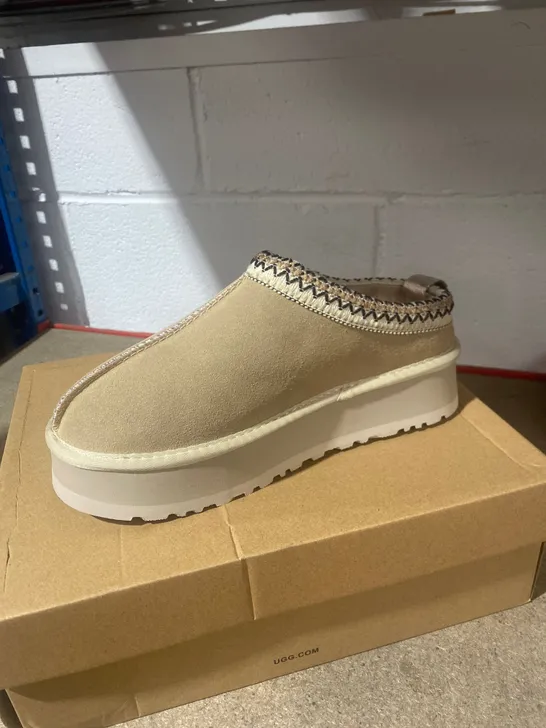 BOXED PAIR OF UGG OPEN BACK SHOES SIZE 5