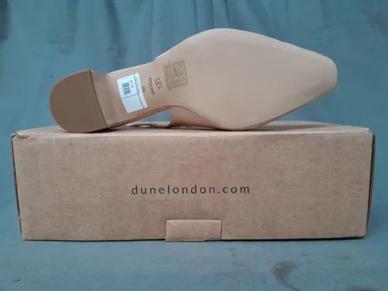 BOXED PAIR OF DUNE LONDON CLOSED TOE BLOCK HEEL SANDALS IN BLUSH SIZE 6