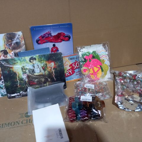 LOT OF 10 ITEMS INCLUDING METAL POSTERS (ATTACK ON TITAN, AKIRA), HAIR CLAW CLIPS, LETTER BEADS