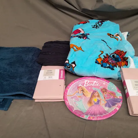 LARGE BOX OF ASSORTED ITEMS TO INCLUDE STITCH TOWEL, PILLOWCASES AND BARBIE PLATES