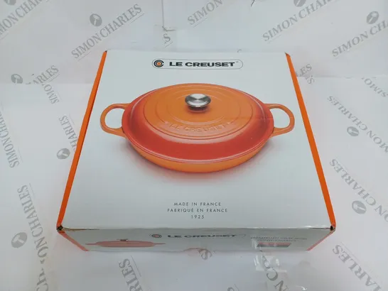 BOXED LE CREUSET ENAMELLED CAST IRON SIGNATURE CASSEROLE DISH 3.5L ORANGE/RED