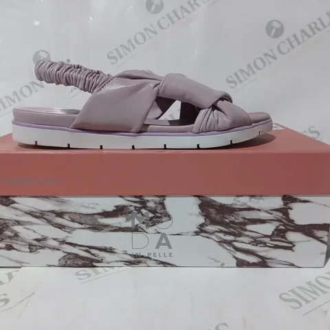 BOXED PAIR OF MODA IN PELLE NASELLIE SANDALS IN LILAC SIZE 4