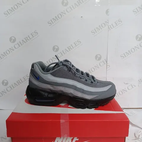 NIKE AIR MAX 95 GS IN GREY - UK 4 