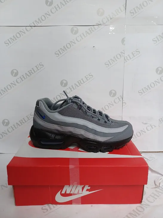 NIKE AIR MAX 95 GS IN GREY - UK 4 