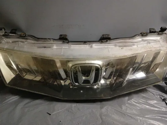 HONDA CIVIC MK8 FRONT CENTRE GRILLE