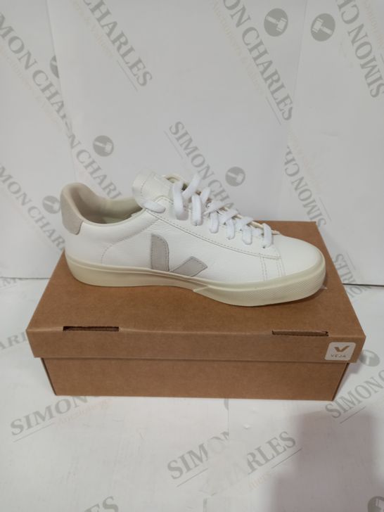 BOX OF 2 VEJA WHITE LEFT FOOTED TRAINERS SIZE 6