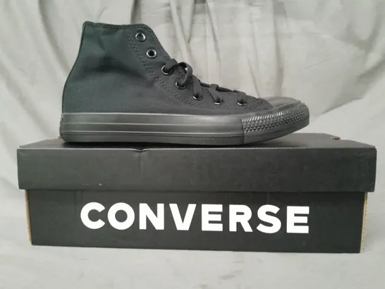 BOXED PAIR OF CONVERSE SHOES IN BLACK UK SIZE 6