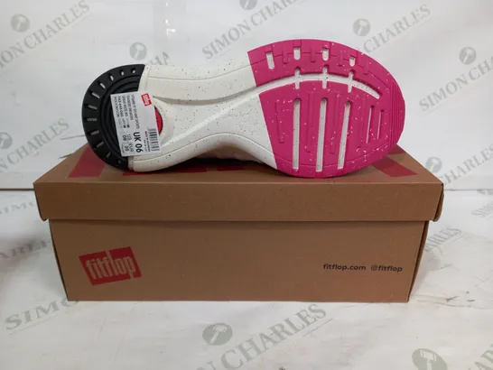 BOXED PAIR OF FITFLOP VITAMIN FF E01 KNIT SPORTS TRAINERS IN WHITE UK SIZE 6