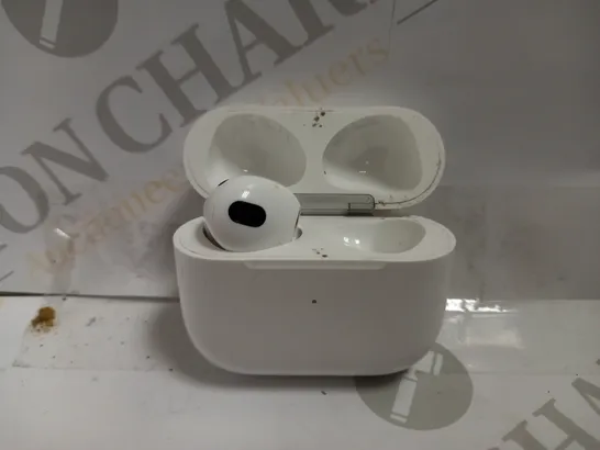 APPLE AIRPODS 3RD GEN - WHITE