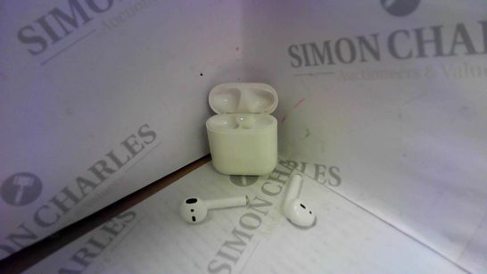 APPLE AIRPODS WIRELESS EARPHONES WITH CHARGING CASE 