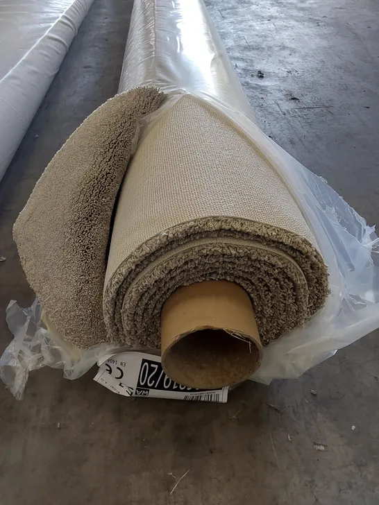 ROLL OF QUALITY ULTIMATE EXPRESSIONS TAUPE CARPET // SIZE: APPROX 4 X 4.41m