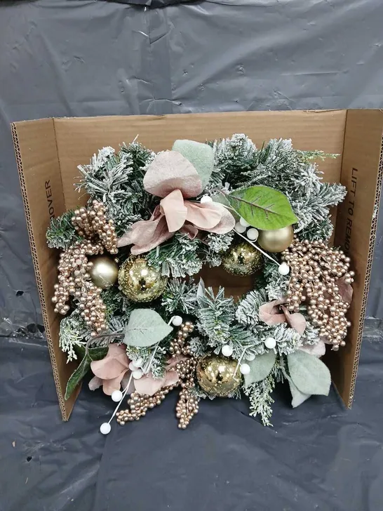 WINTER ROSE LIT CHRISTMAS WREATH RRP £35.99