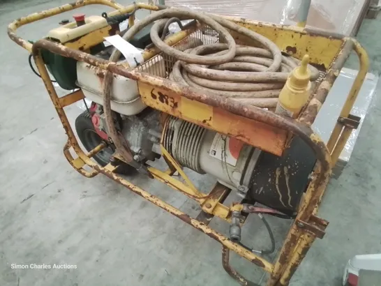 PORTABLE PETROL ENGINED HYDROVANA 025 COMPRESSOR