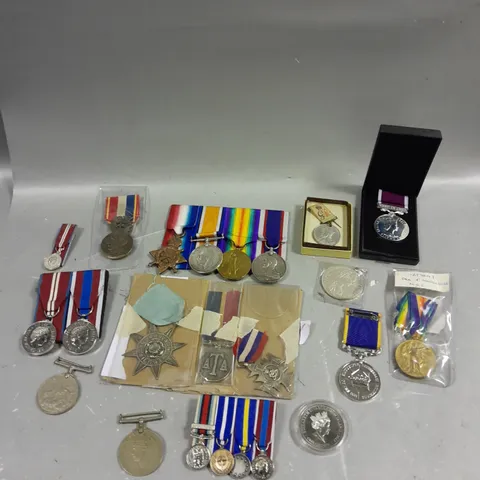 APPROXIMATELY 20 ASSORTED COMMEMORATIVE MEDALS FROM VARIOUS YEARS	