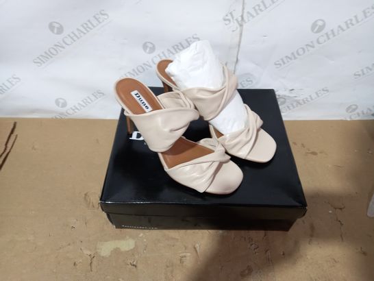 BOXED PAIR OF DUNE LONDON HIGH HEELS SIZE 40