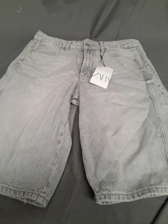 ZARA LIGHT GREY SHORTS - UK 12 