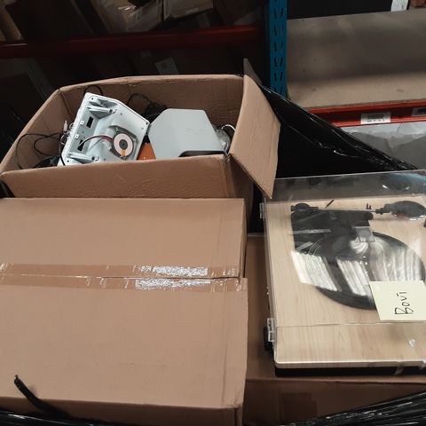 PALLET OF ASSORTED AUDIO DEVICES SUCH AS VINYL PLAYERS,SPEAKERS, RADIOS ETC