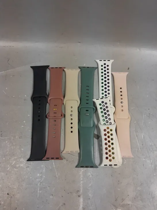 LARGE ASSORTMENT OF SMARTWATCH STRAPS IN VARIOUS DESIGNS 